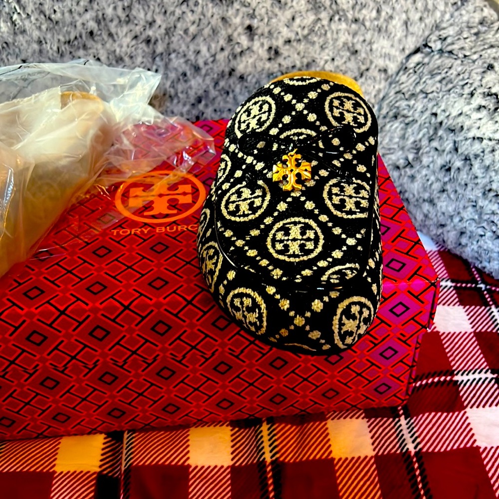 Tory Burch NIB T MONOGRAM CHARM MULES